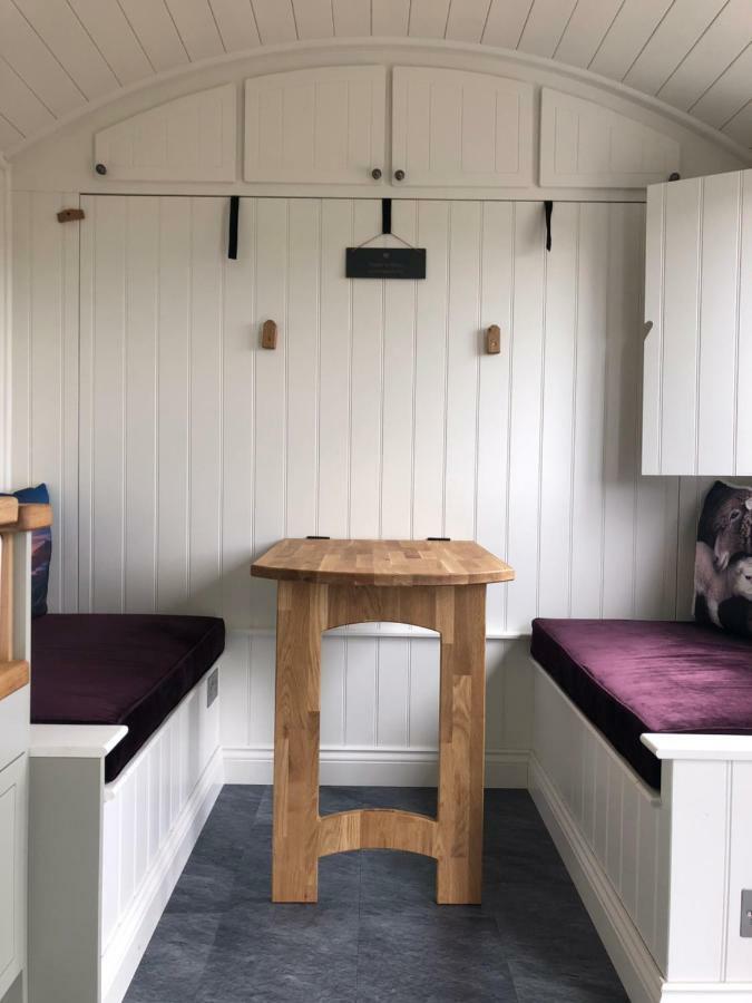Вилла The Shepherds Hut Lonmore Экстерьер фото